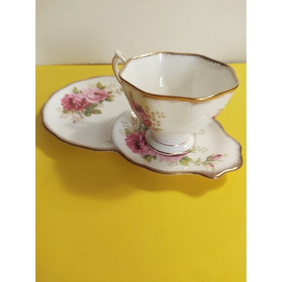 Vintage, Elegant Royal Albert, American Beauty, Dessert Plate & Tea Cup Set - Picture 6 of 11